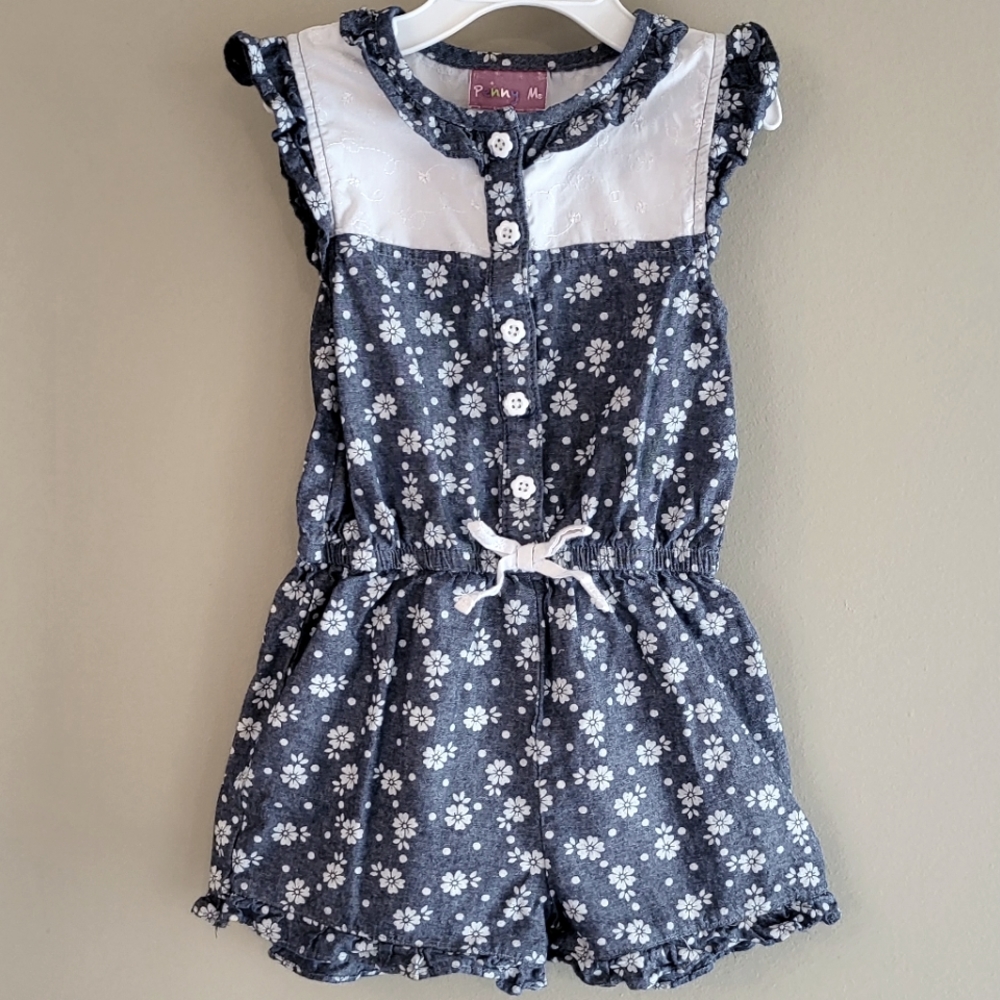 Adorable short romper with flower print